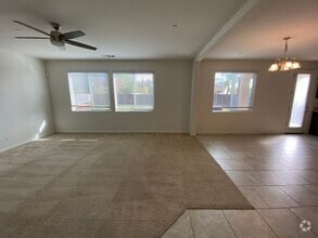 Building Photo - 914 Legend Dr