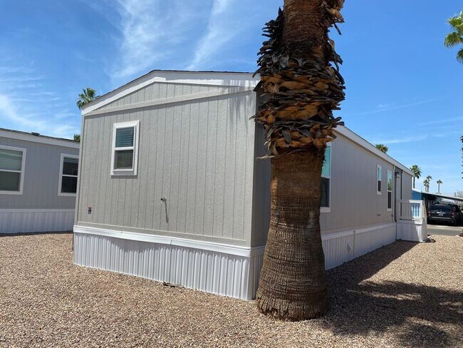 Building Photo - 2060 N Center St