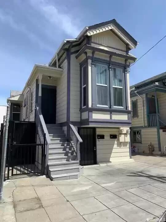 Front Building - 678 19th St