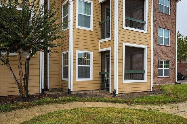 Foto del edificio - 5600 Devonbriar Way