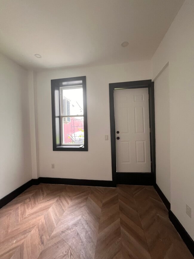 Building Photo - 283 Monticello Ave