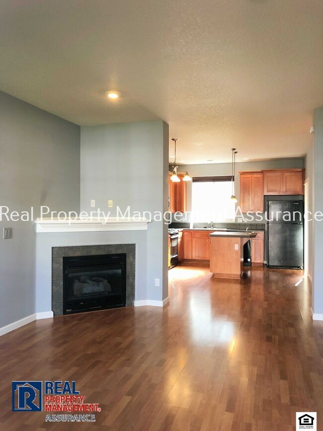 Building Photo - *MOVE IN SPECIAL* - $1000 OFF YOUR MOVE IN...