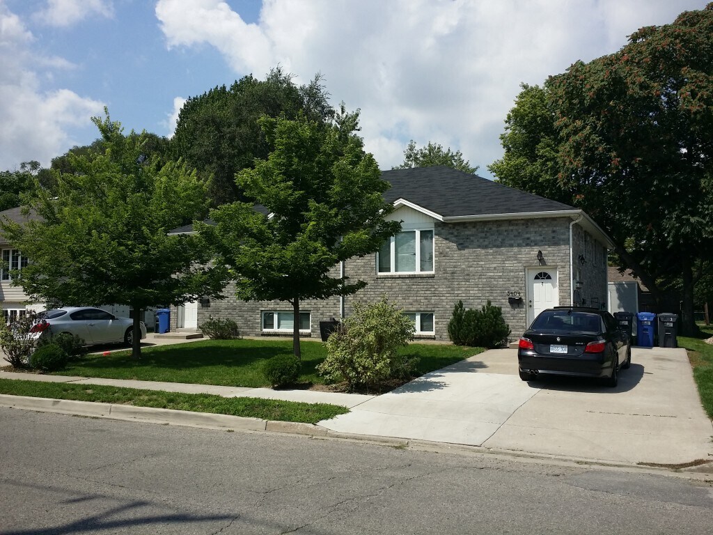 3 Bedroom Signature Units - 3404 Bloomfield Rd