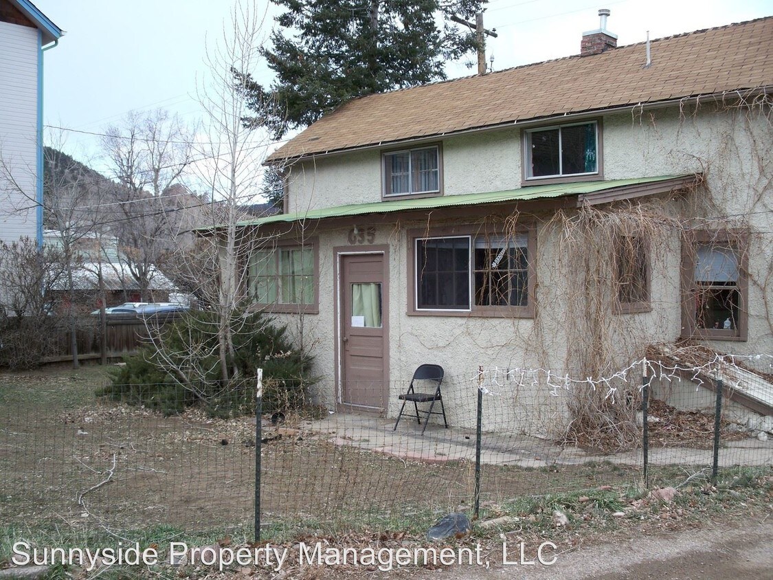 Building Photo - 635-637-637 Marine St