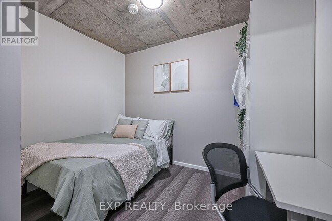Photo du bâtiment - 211-R50211 Besserer St
