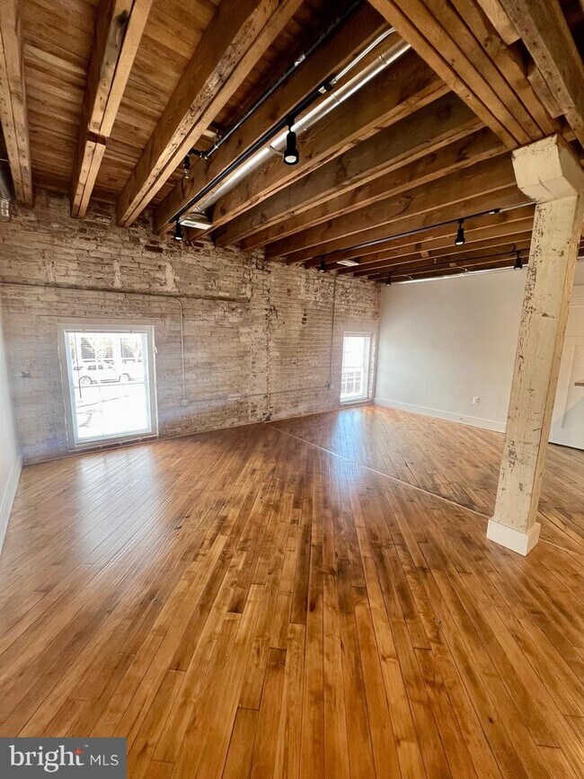 Building Photo - 401 Princess Anne St