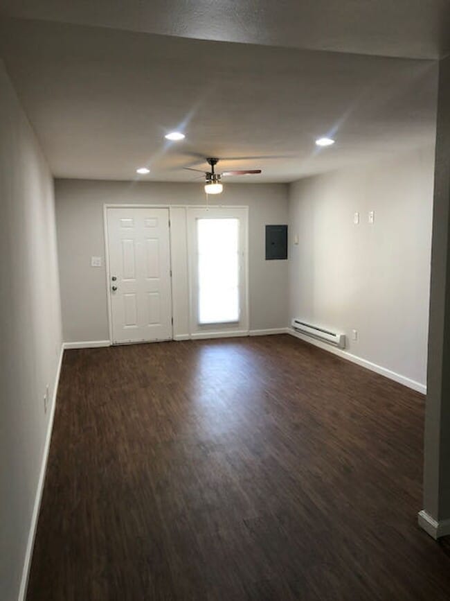 Building Photo - 1bed 1bath Apartment 1 month free with 12 month lease