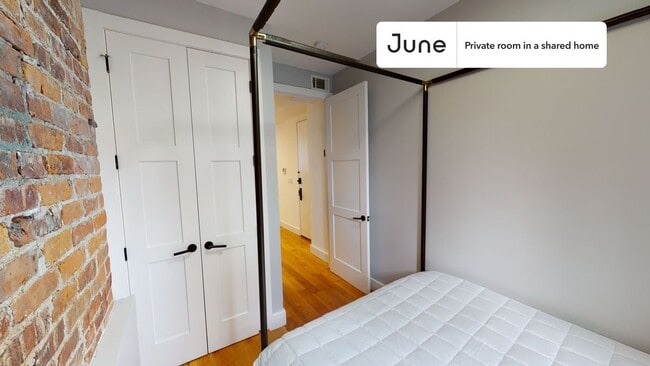 Building Photo - Room in Shared 3 bed/1 bath home