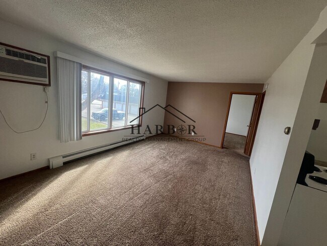 Building Photo - Hayfield Greens