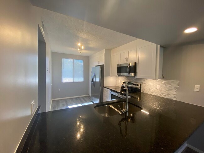 Foto del edificio - 2601 Village Blvd
