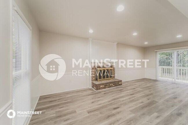 Building Photo - 5128 CHESTNUT LAKE DR, CHARLOTTE, NC 28227