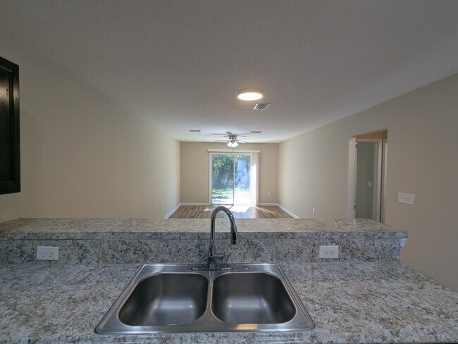 Foto del edificio - 115 Plantation Point Dr