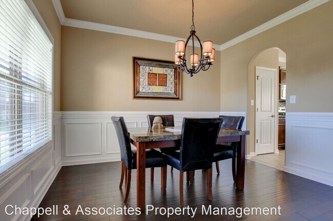 Building Photo - 4 br, 2.5 bath House - 1931 Sunset Meadows...