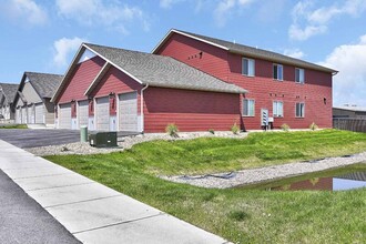 Building Photo - 3200 Lark Ave