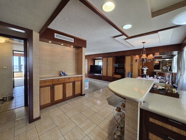 Building Photo - 1650 Ala Moana Blvd