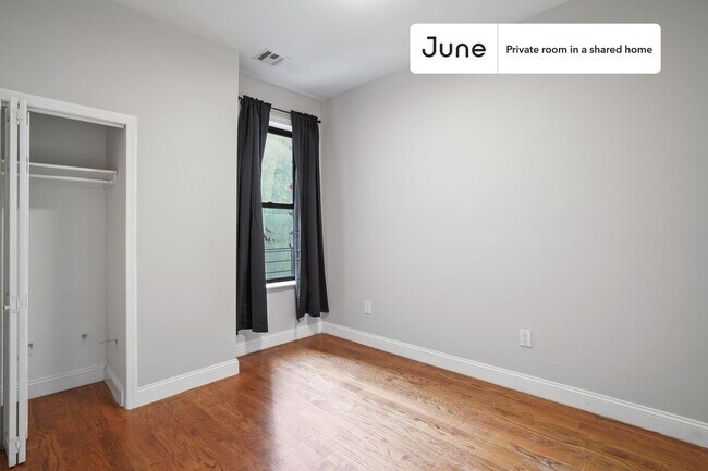 Foto del edificio - Room in Shared 4 bed/1 bath home