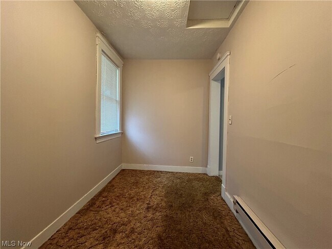 Foto del edificio - 3272 W 98th St