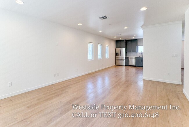 Building Photo - 6548 1/2 La Mirada Ave.-
