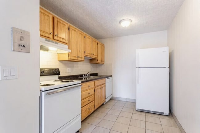 Building Photo - 95 Gardner St