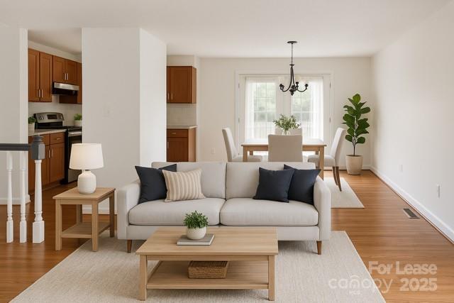 Foto del edificio - 7230 Shadowlake Dr