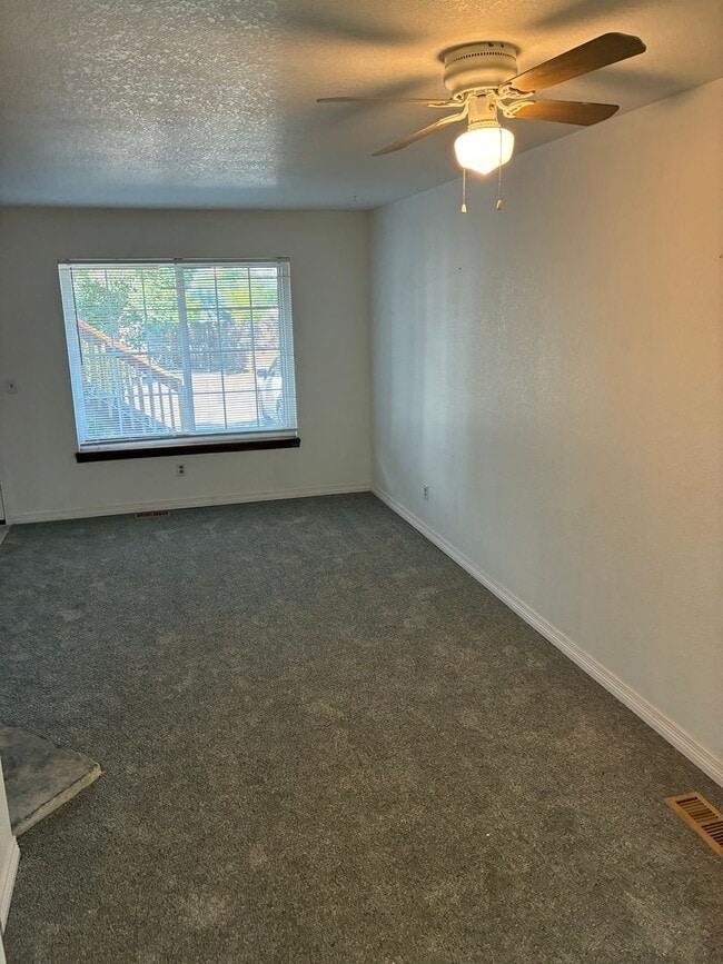 Building Photo - Charming 1 Bedroom, 1 Bathroom Available I...
