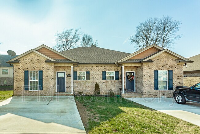 Foto del edificio - 5975 Commons Ln NE