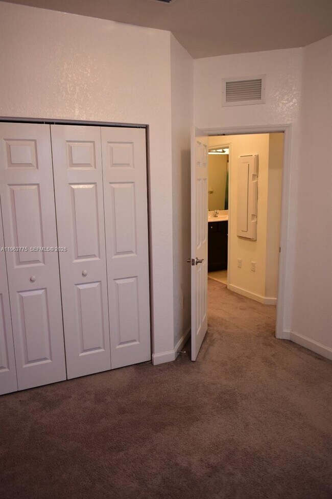 Foto del edificio - 3392 SE 1st St