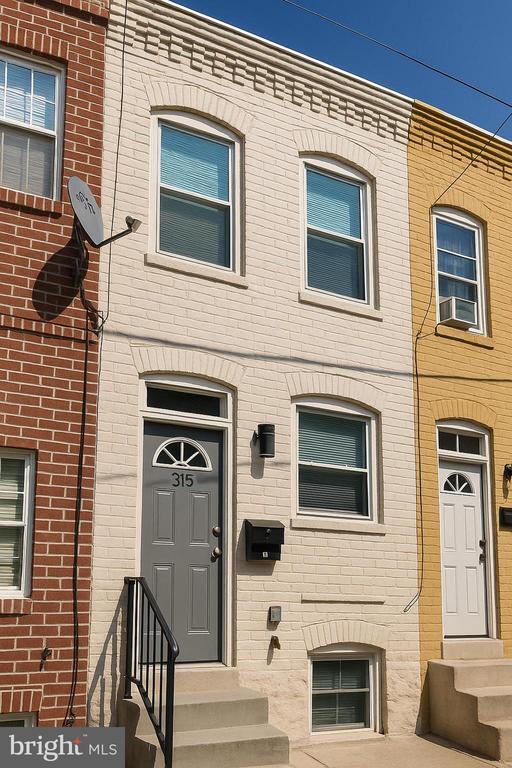 Building Photo - 315 Baylis St