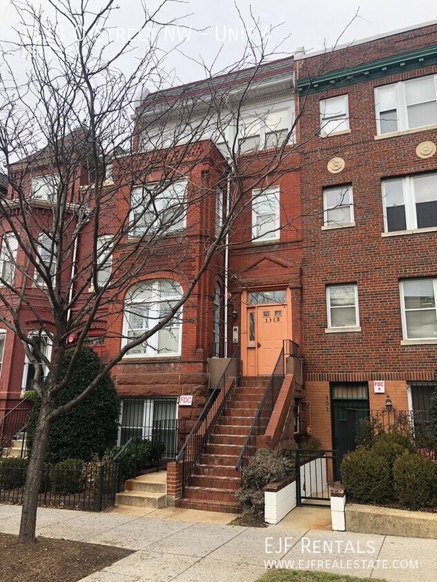 Foto principal - Large Logan Circle One Bedroom W/Private B...