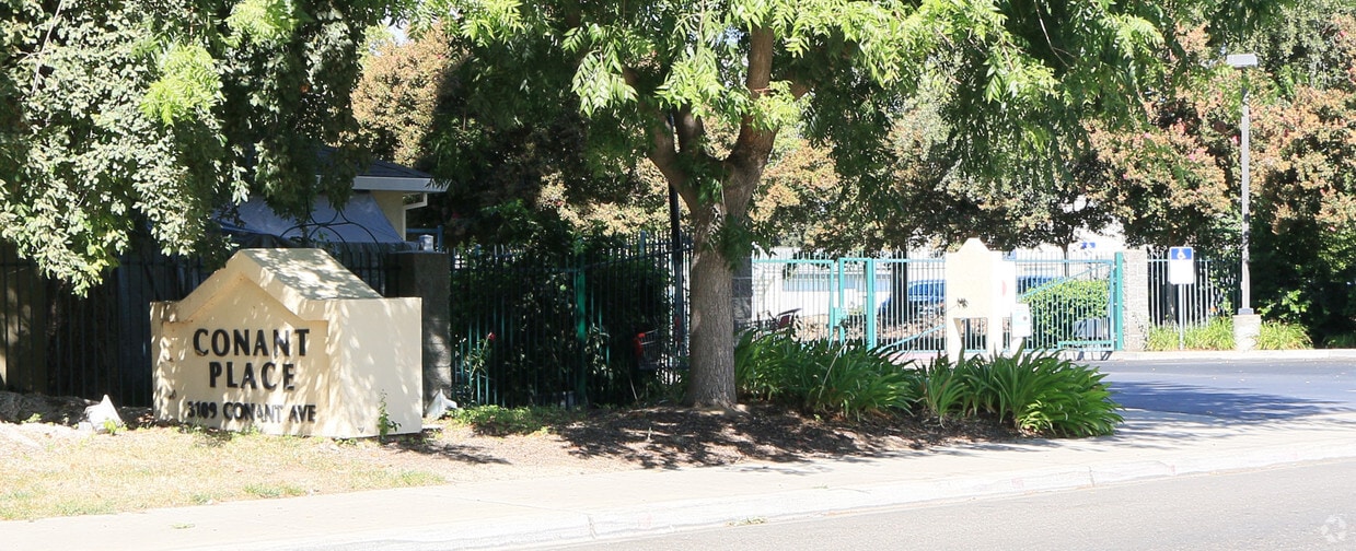 Conant Place Apartments in Modesto, CA