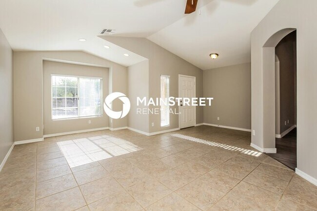Foto del edificio - 3 Bedroom Pet-Friendly Home in Phoenix, AZ with Main Street Renewal