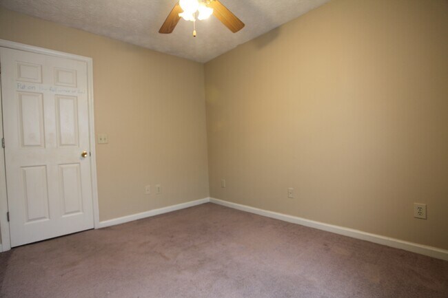 Foto del edificio - Spacious Duplex for Rent