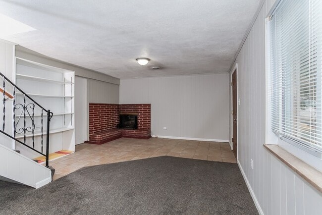 Building Photo - 3 Bedroom on Sleepy Hollow Rd