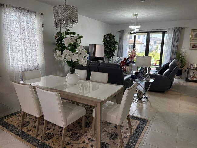 Foto del edificio - 5227 Nevola Ave