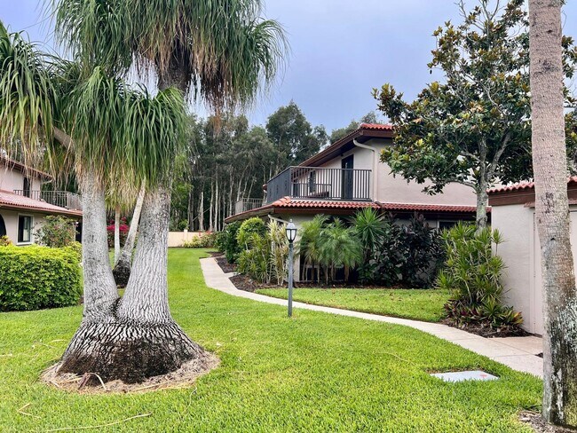 Building Photo - 27911 Hacienda E Blvd