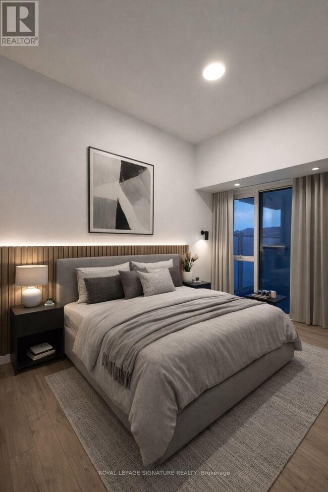 Building Photo - 1005 Dundas St E