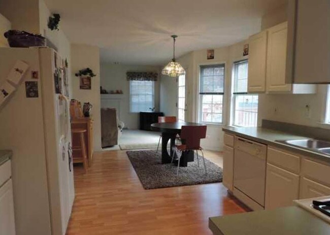 Building Photo - 23 Clover Hill Dr