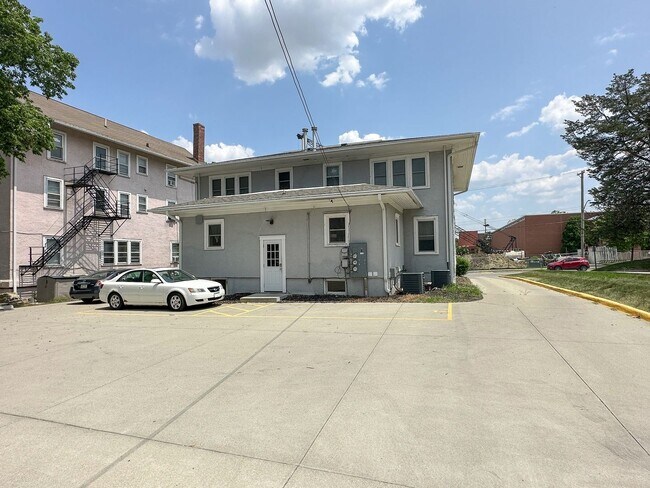 Foto del edificio - 225-227 Sheldon Ave