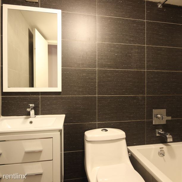 Foto del edificio - 1820 Putnam Ave