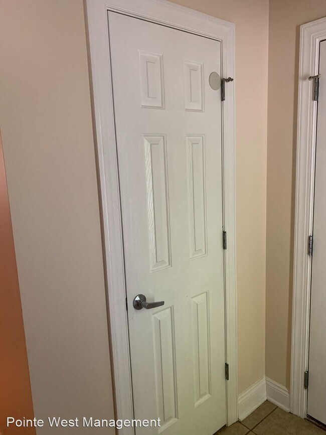 Foto del edificio - 525 Falling Branch Rd