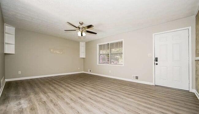 Building Photo - 6324 Amberly Rd