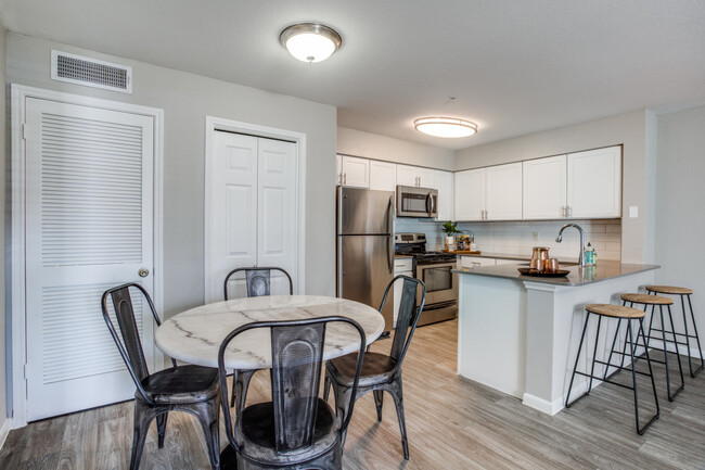 Model. Kitchen and Dining Room area. - The Atlantic Grand Oaks