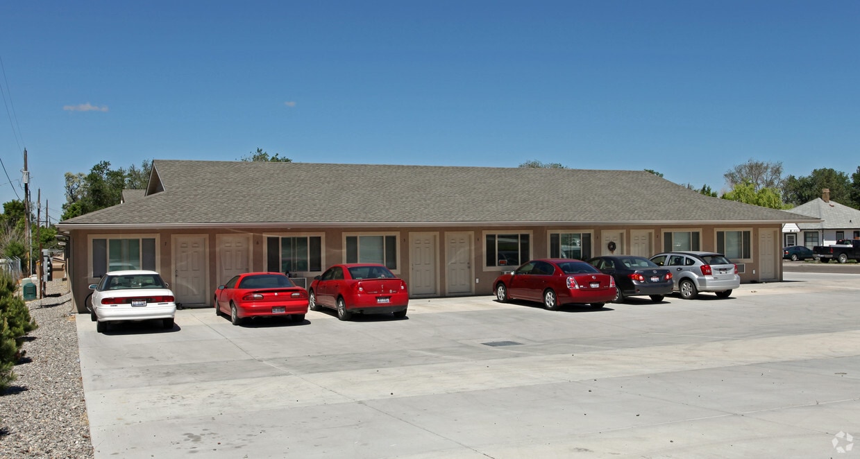 Building Photo - 913-933 2nd Ave W