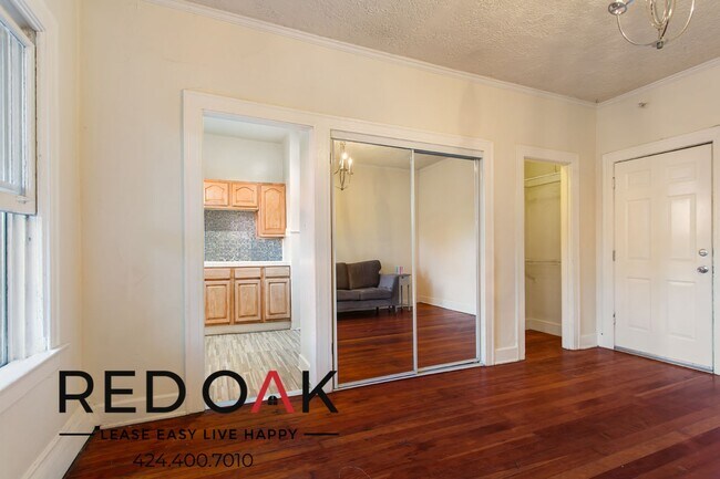 Foto del edificio - 532 S Coronado St