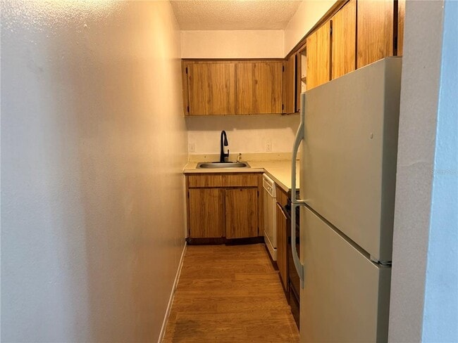 Foto del edificio - 8534 Channelview Cir