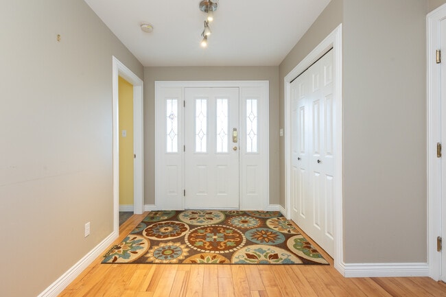 Building Photo - 4658-223A 223a St