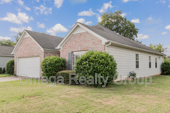 Building Photo - 2022 Edgewood Dr