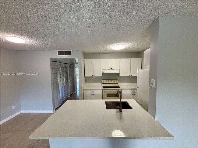 Building Photo - 1822 Meadows Cir