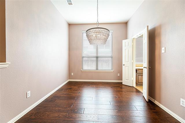 Foto del edificio - 6305 Canyon Crest Dr