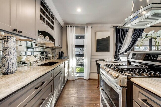 Foto del edificio - 4803 Junius St
